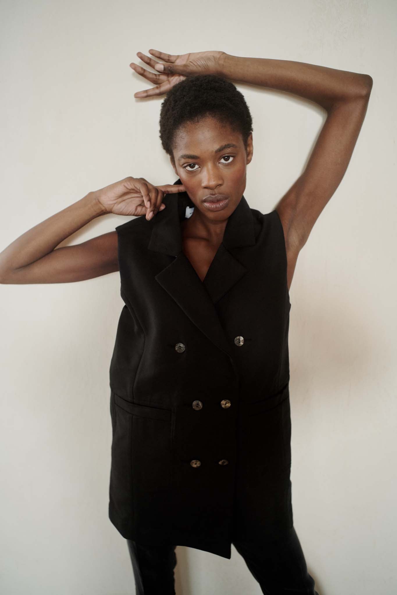 ASCHE WAISTCOAT | noir | organic – Maria Stanley