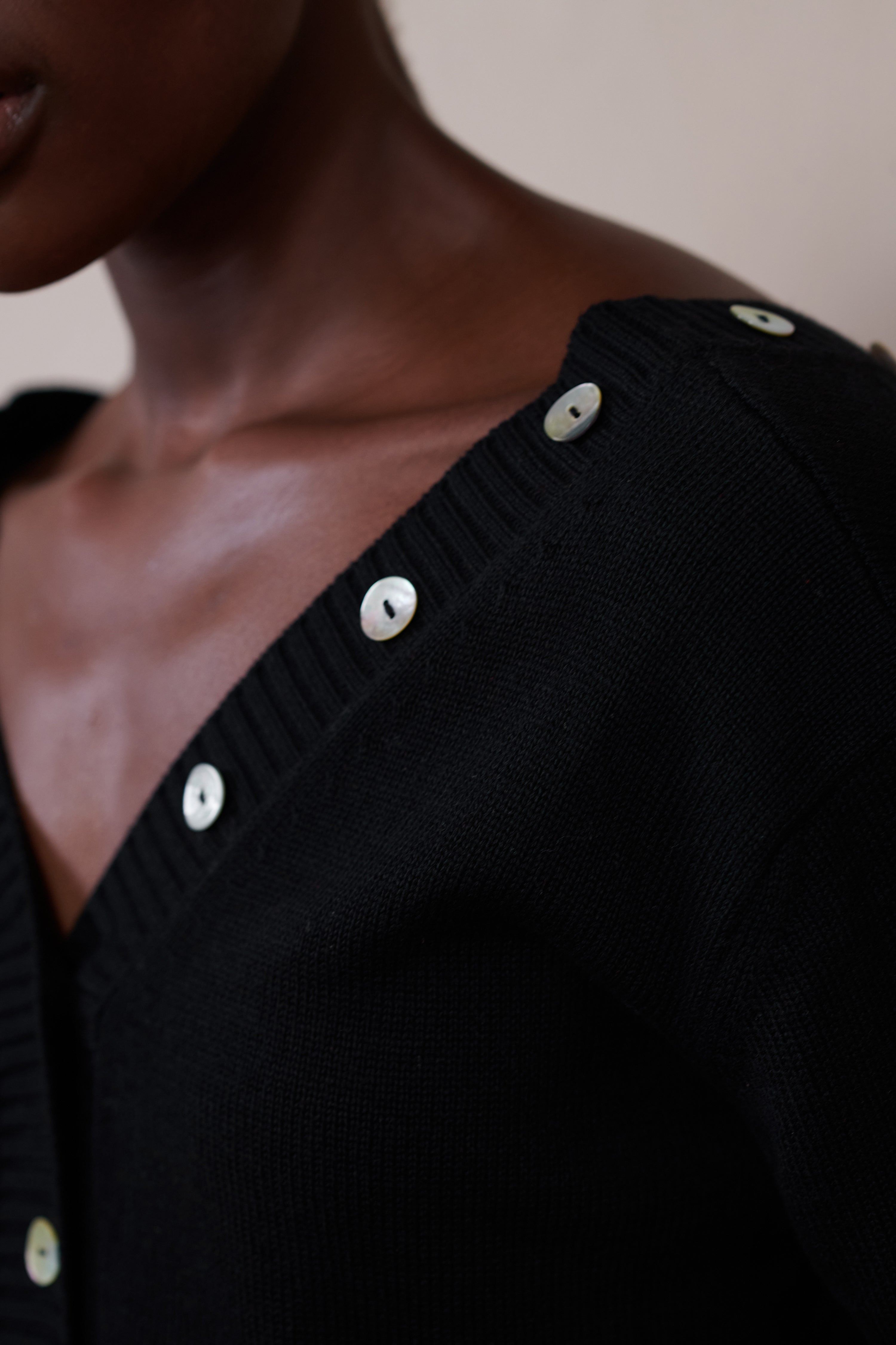 BUTTON CARDI | noir | organic