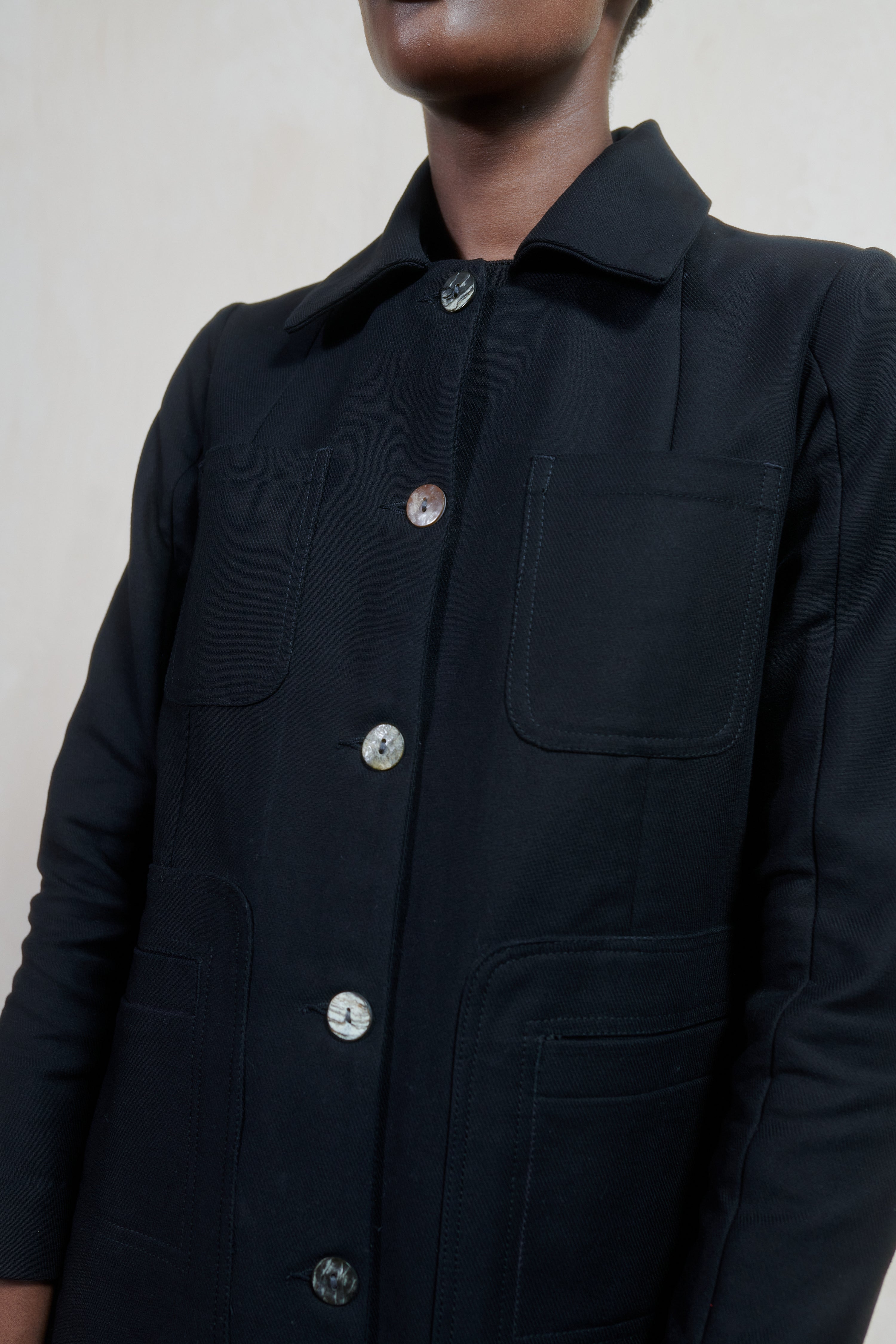 SHORT CONRAD CAR COAT | noir | organic